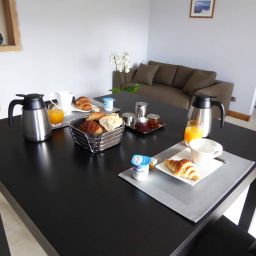 Petit-déjeuner en chambre - Gîte près de Lyon