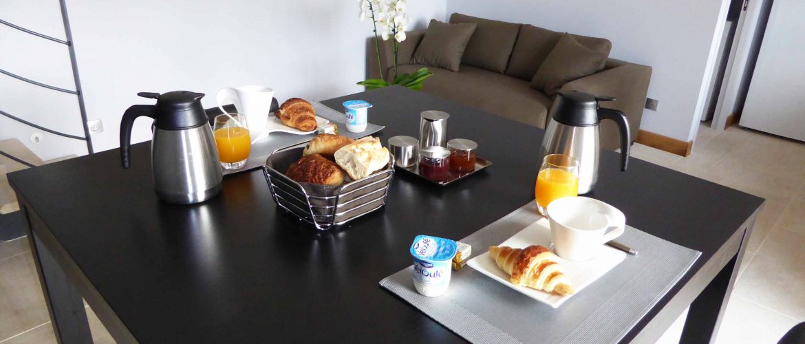 Petit-déjeuner en chambre - Gîte près de Lyon